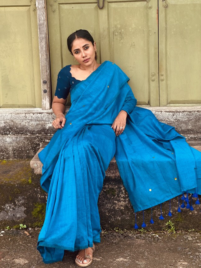 Blue Mul Cotton saree & Navy Scallop blouse