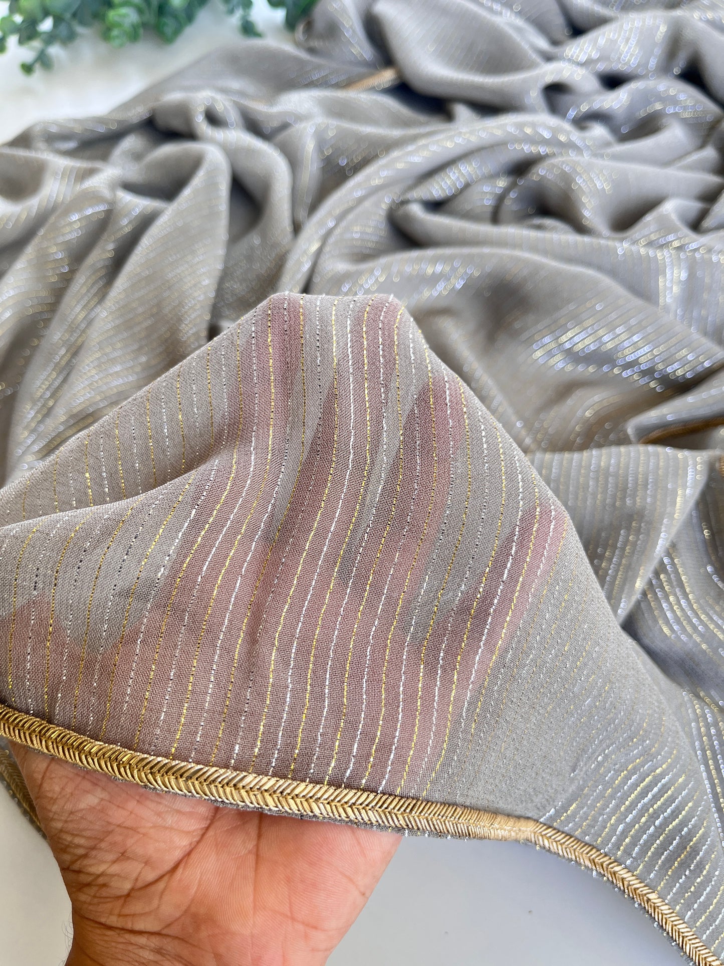 Ziah in Light Grey