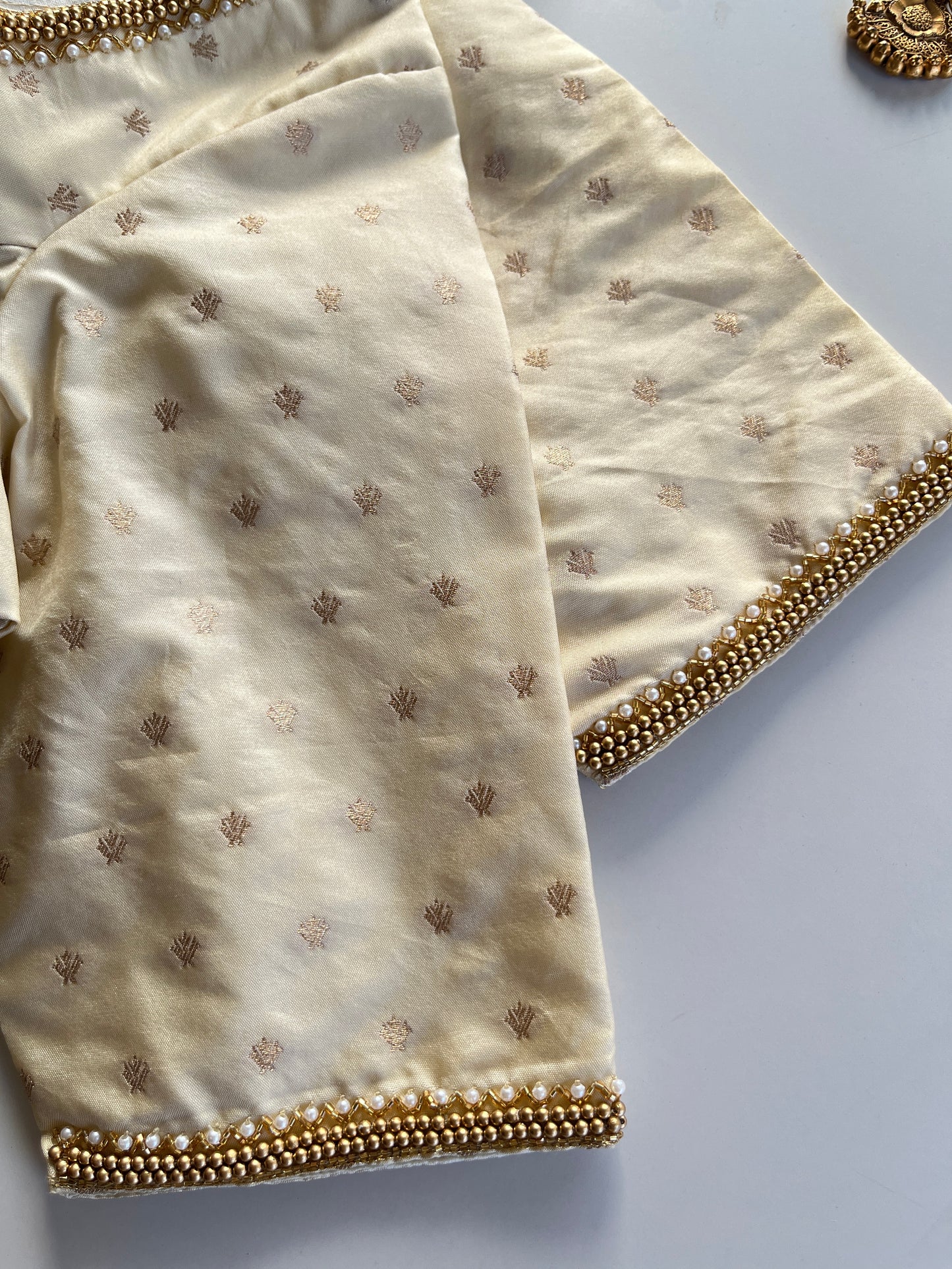 Off-White Minimal Handwork Blouse