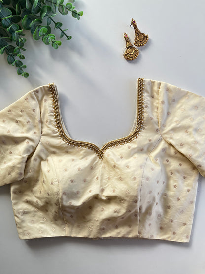 Off-White Minimal Handwork Blouse