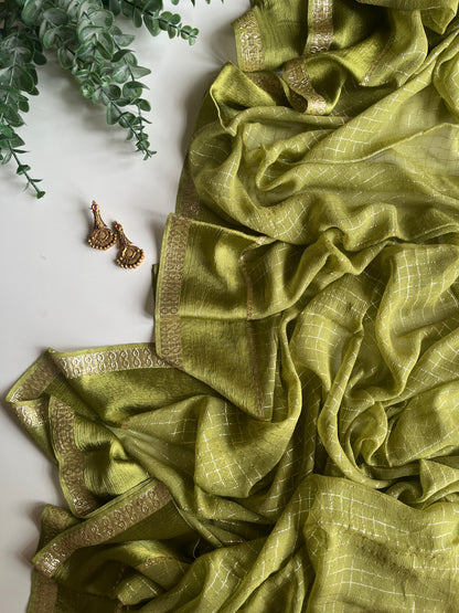 Naira in Pastel Green