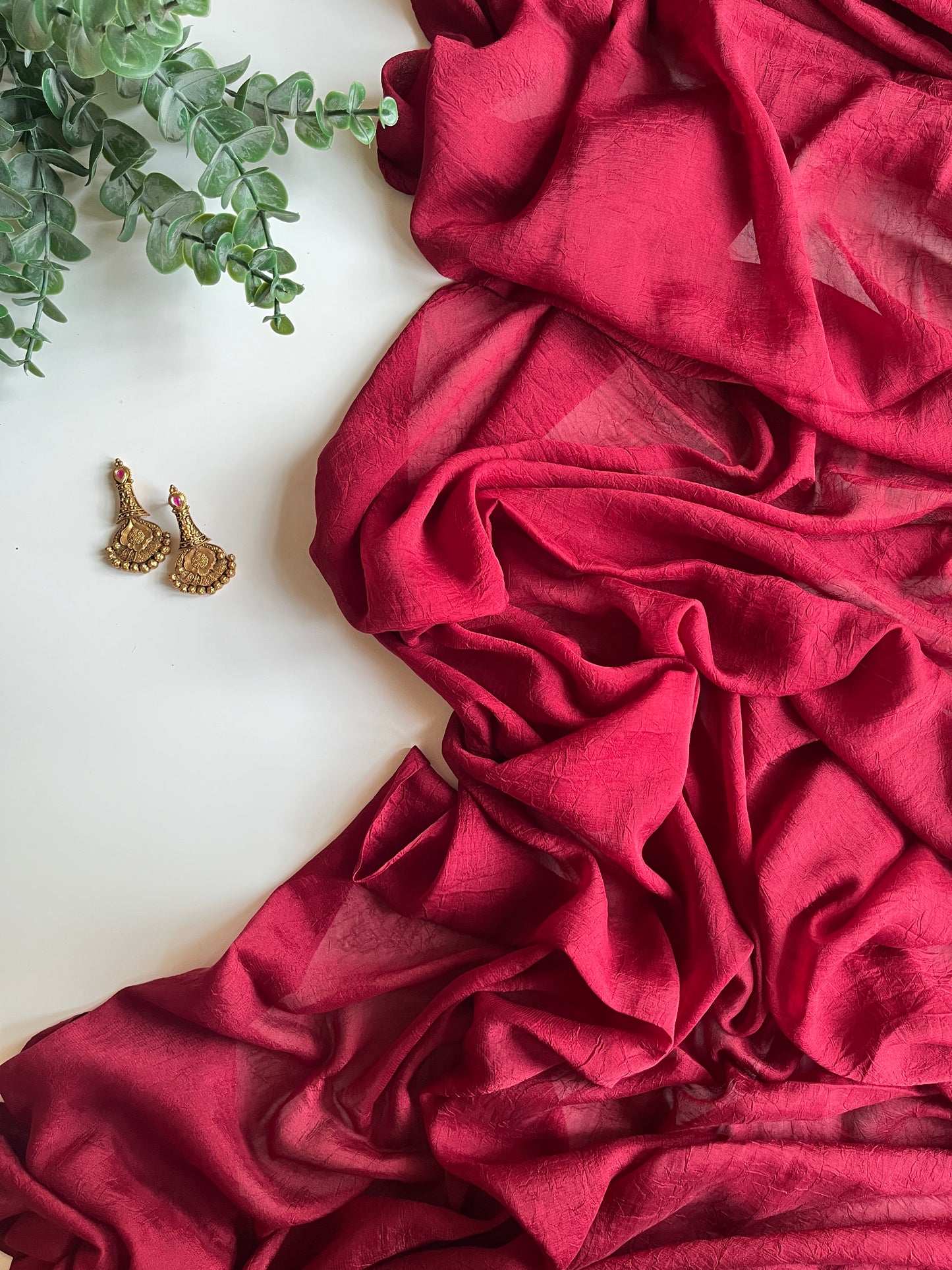 Huda in Maroon