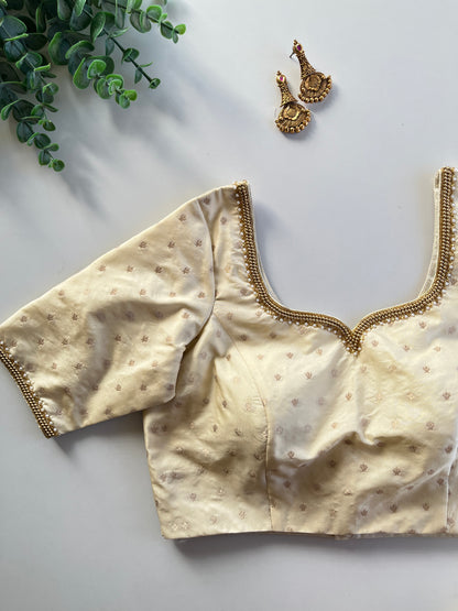 Off-White Minimal Handwork Blouse