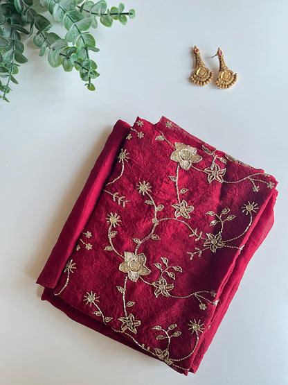 Huda in Maroon