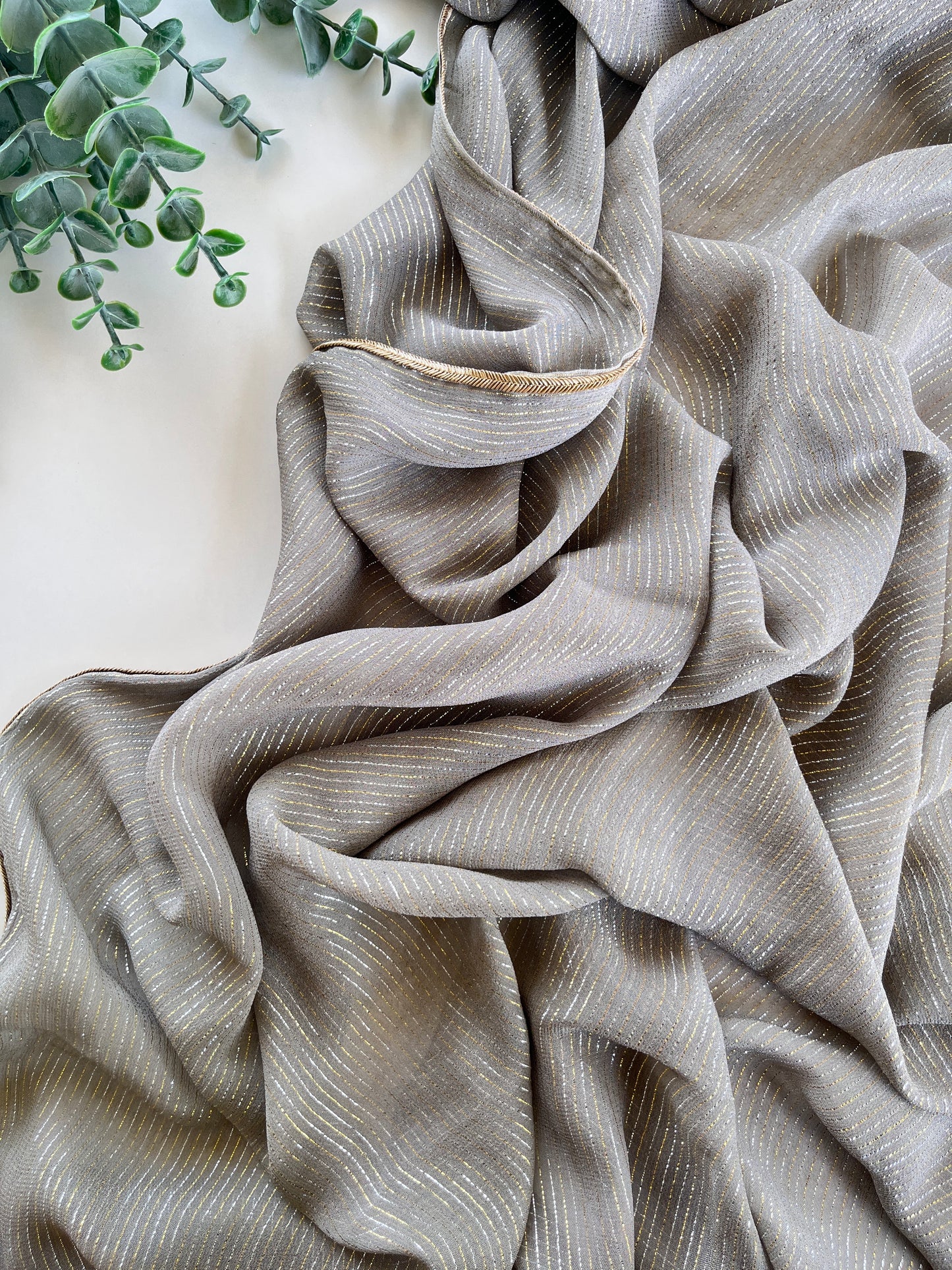 Ziah in Light Grey